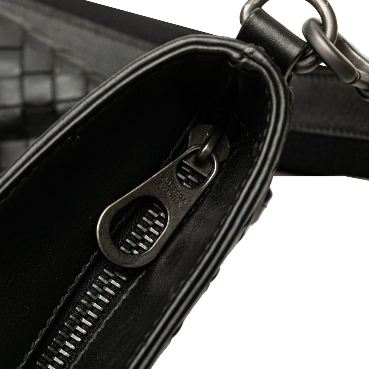 Bottega Veneta Leather Intrecciato Crossbody Zwart