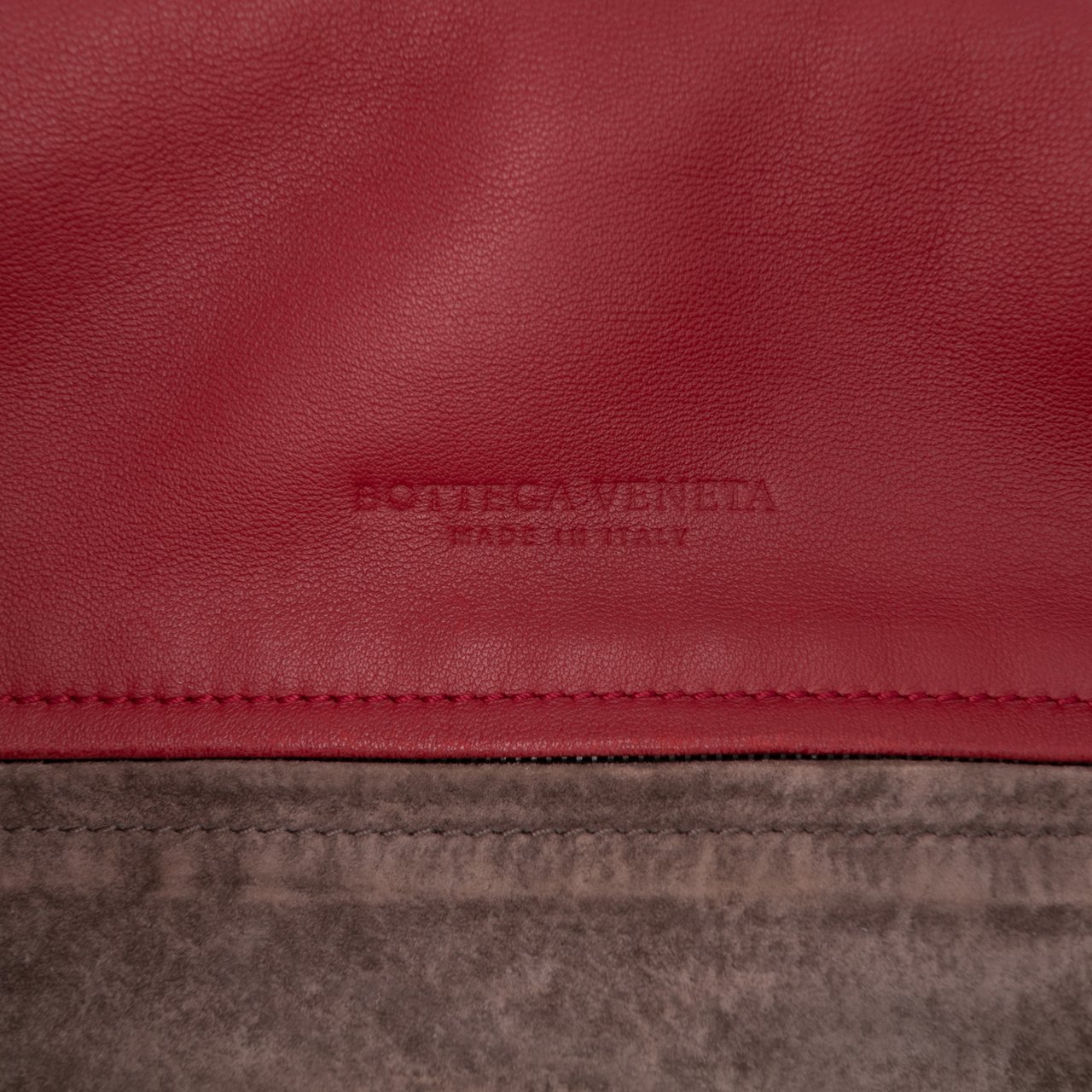 Bottega Veneta Nappa Intrecciato Flap Crossbody Rood