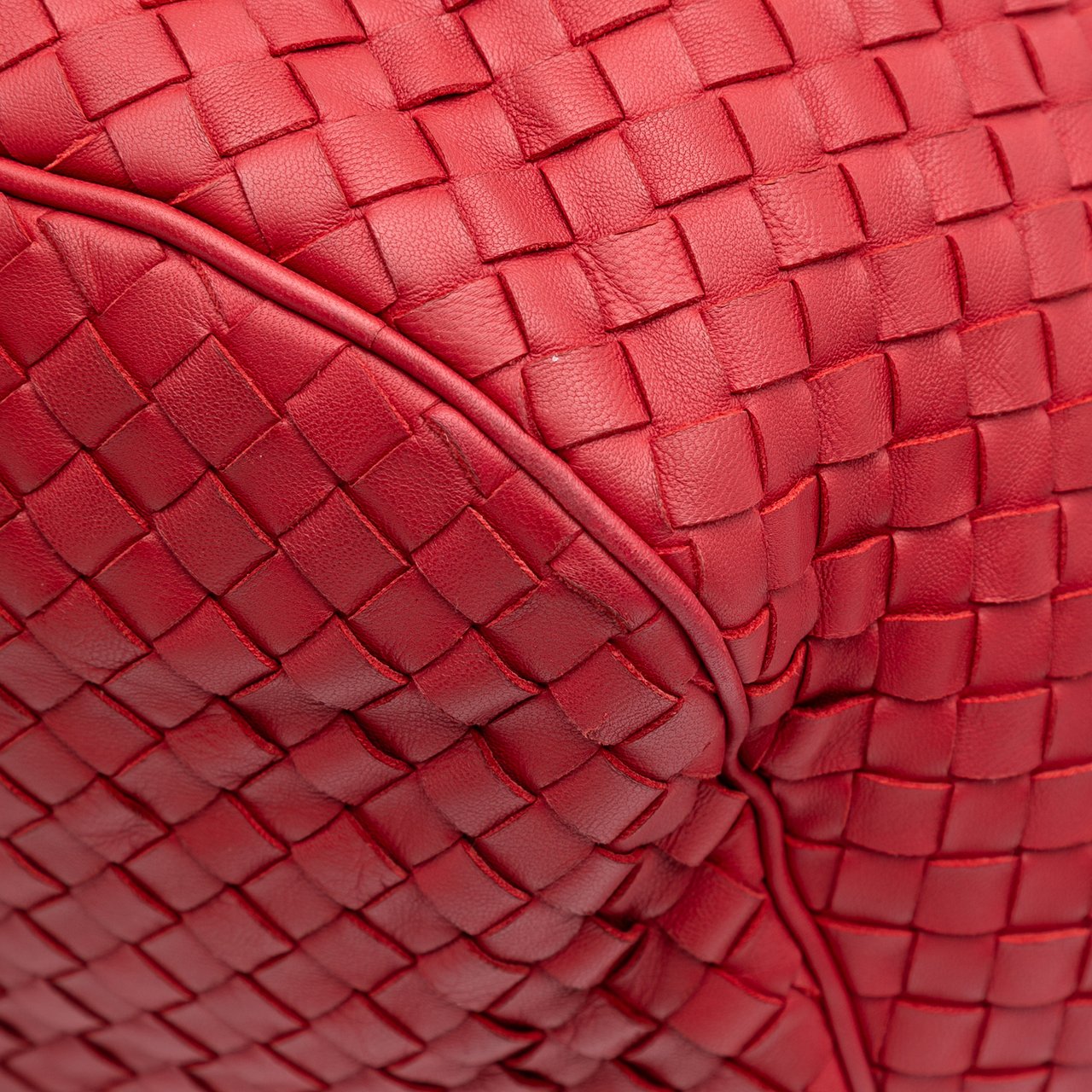 Bottega Veneta Nappa Intrecciato Flap Crossbody Rood