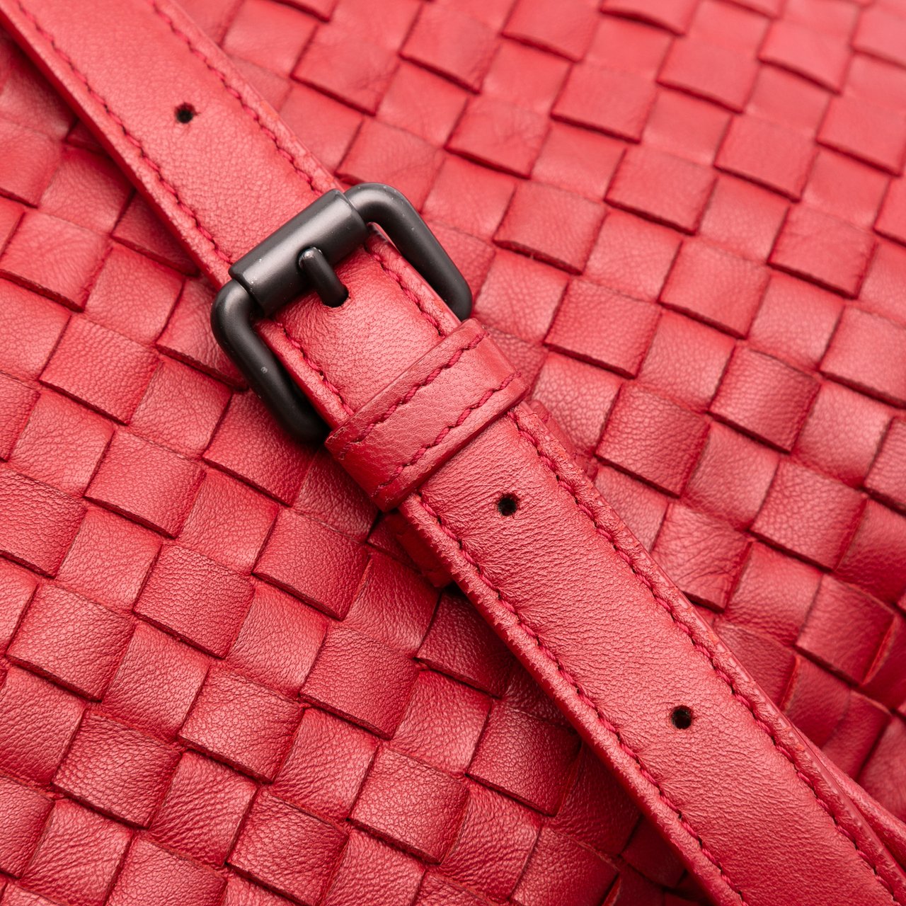 Bottega Veneta Nappa Intrecciato Flap Crossbody Rood