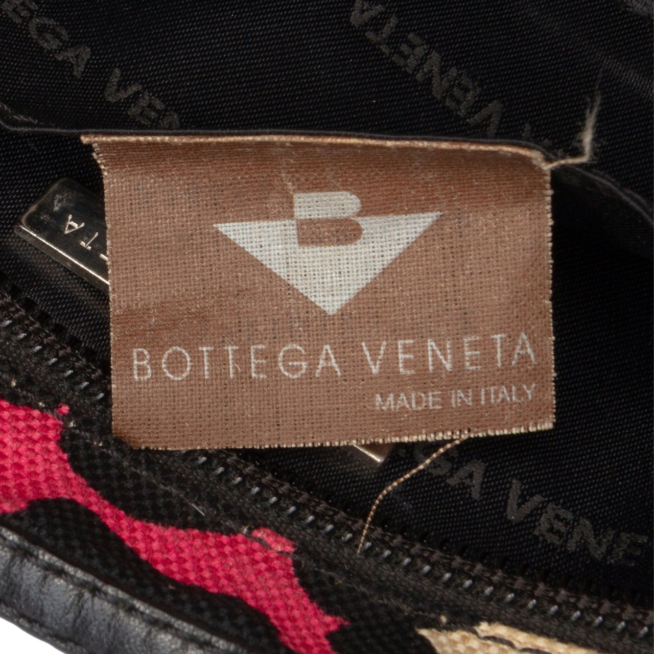 Bottega Veneta Leopard Print Canvas Shoulder Bag Roze