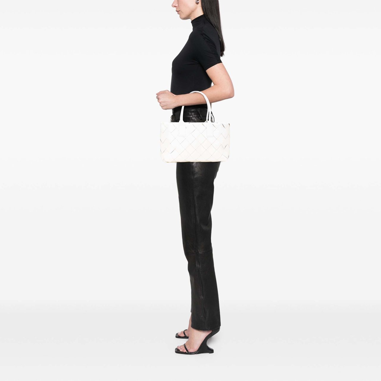 Bottega Veneta Small Lambskin Intrecciato Cabat Tote Wit