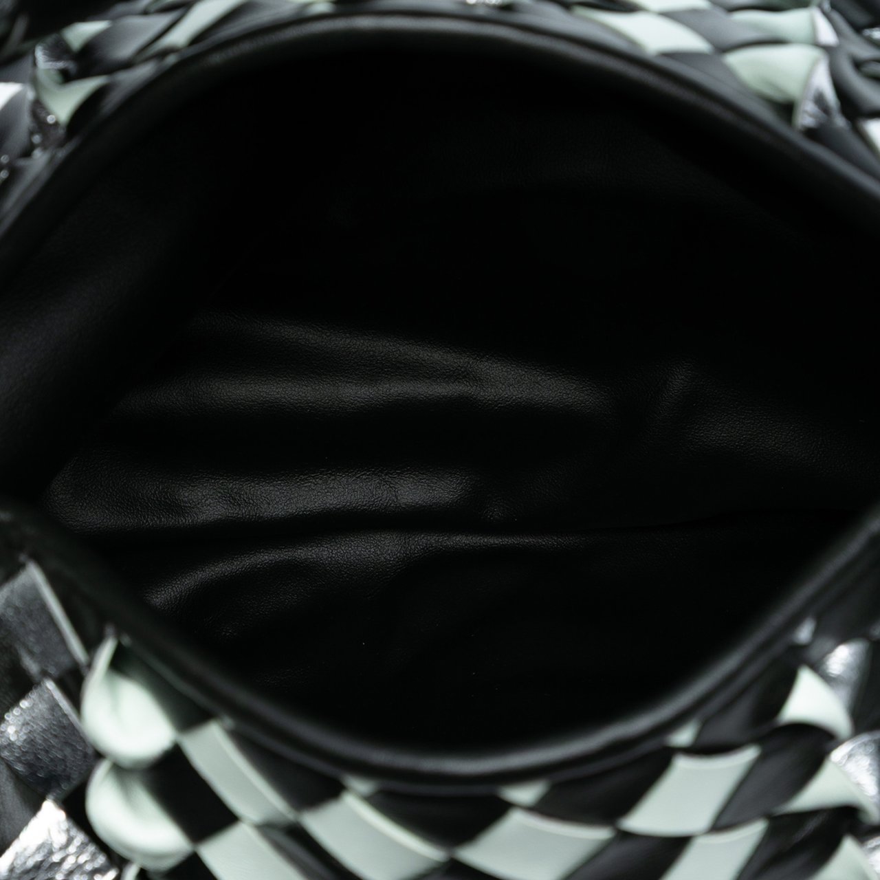 Bottega Veneta Small Bicolor Calfskin Intrecciato Hop Hobo Zwart