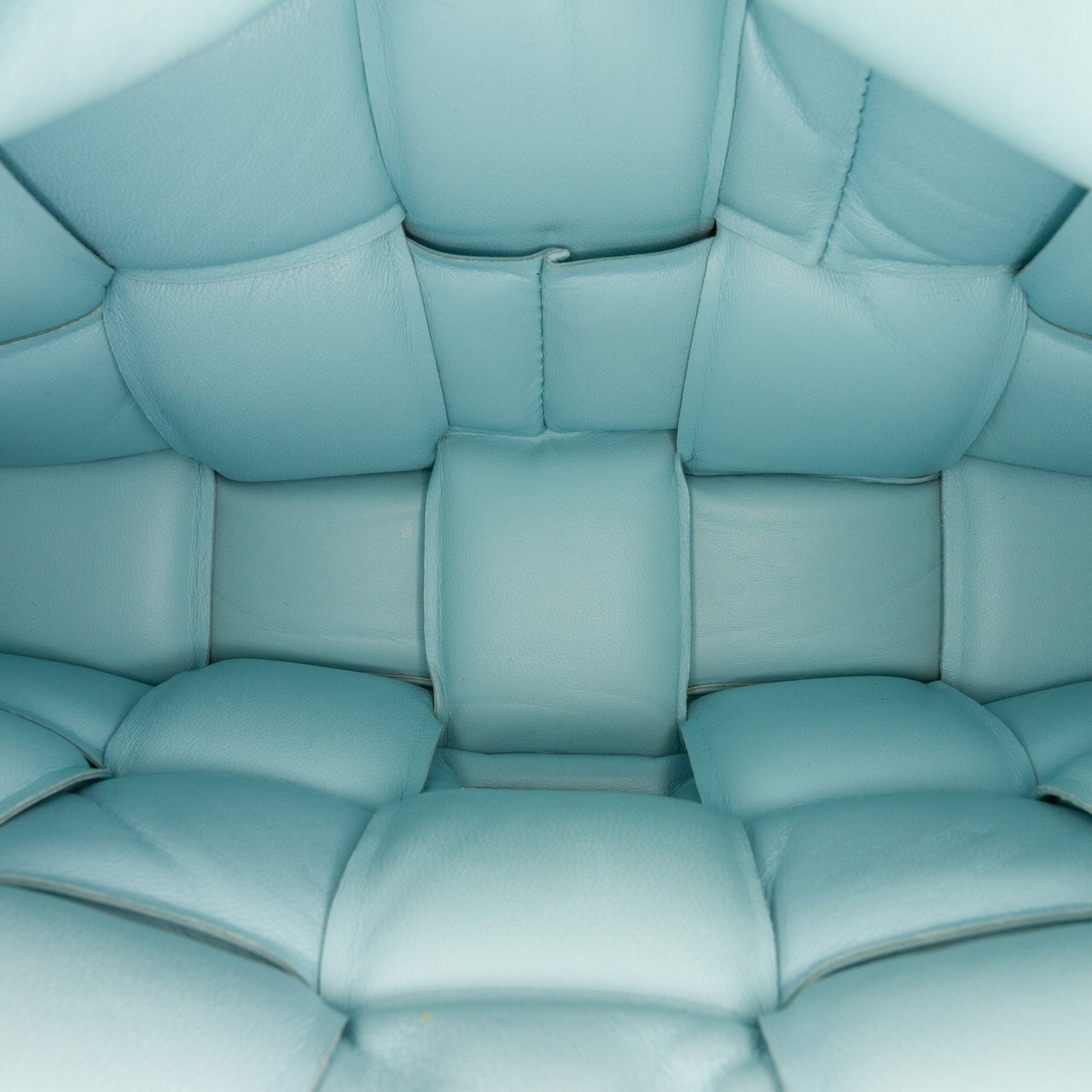 Bottega Veneta Nappa Intrecciato Padded Cassette Crossbody Blauw