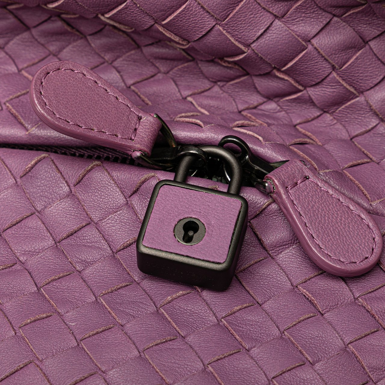 Bottega Veneta Nappa Intrecciato Cube Crossbody Paars