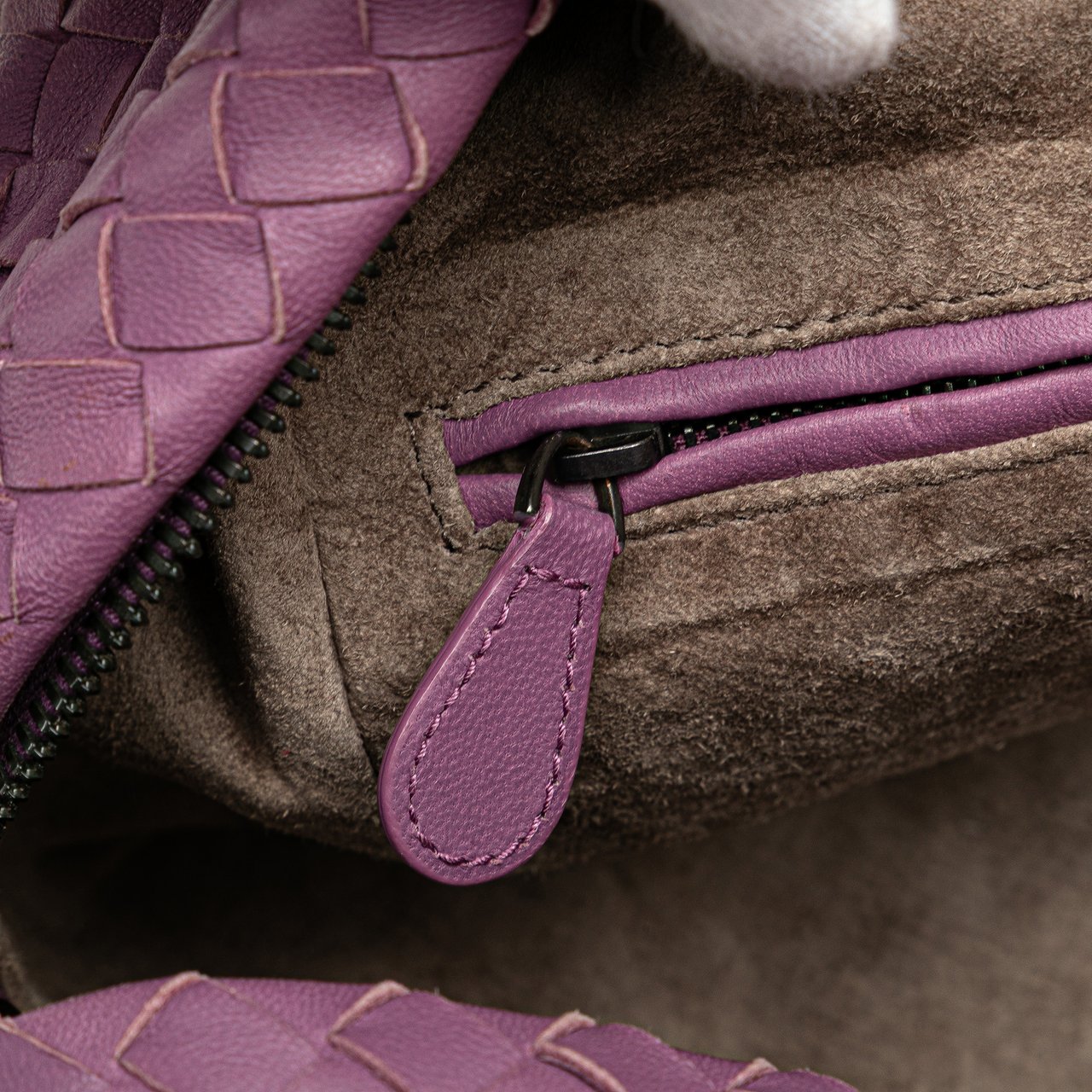 Bottega Veneta Nappa Intrecciato Cube Crossbody Paars