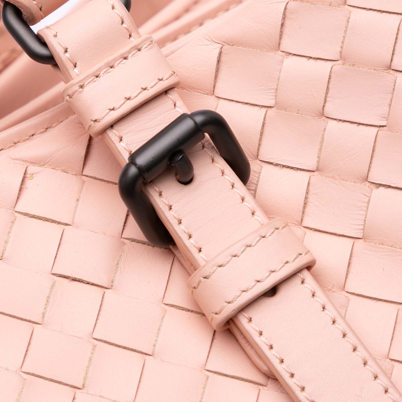 Bottega Veneta Small Nappa Intrecciato Roma Satchel Roze