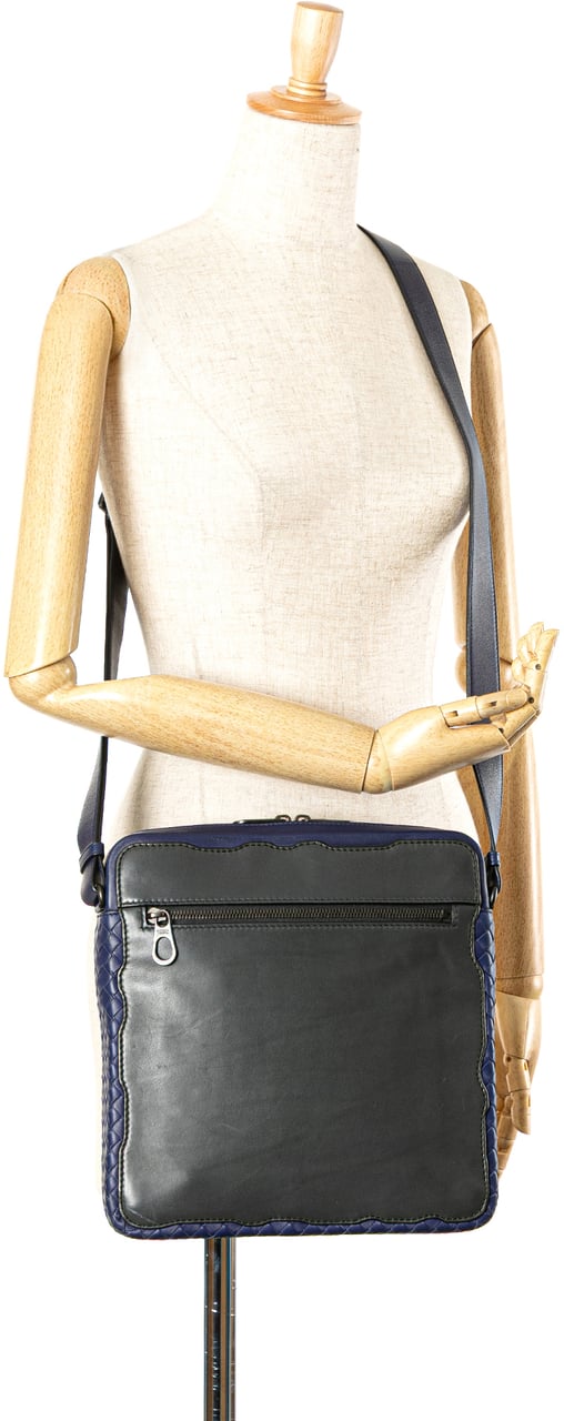 Bottega Veneta Intrecciato Trimmed Leather Crossbody Zwart