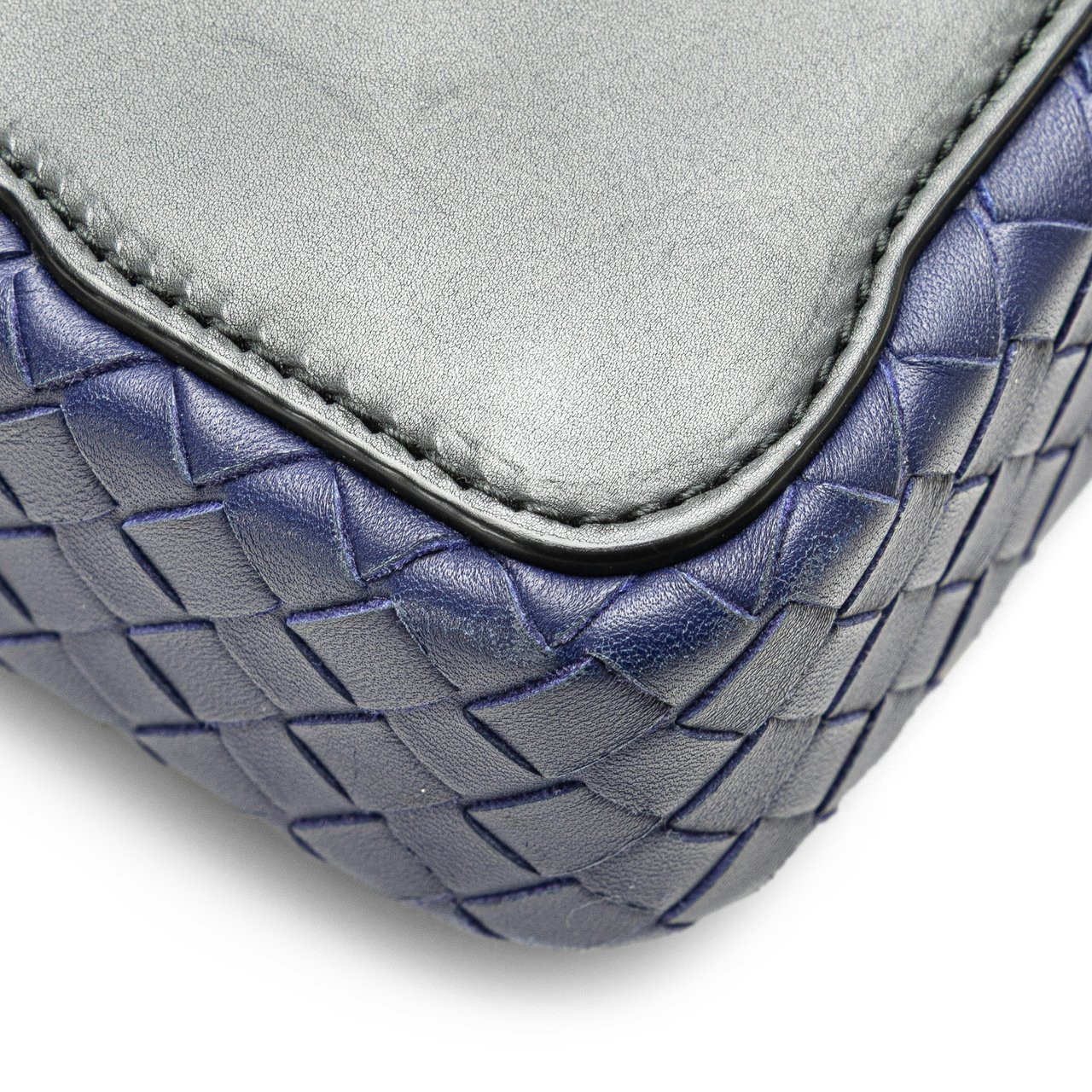 Bottega Veneta Intrecciato Trimmed Leather Crossbody Zwart