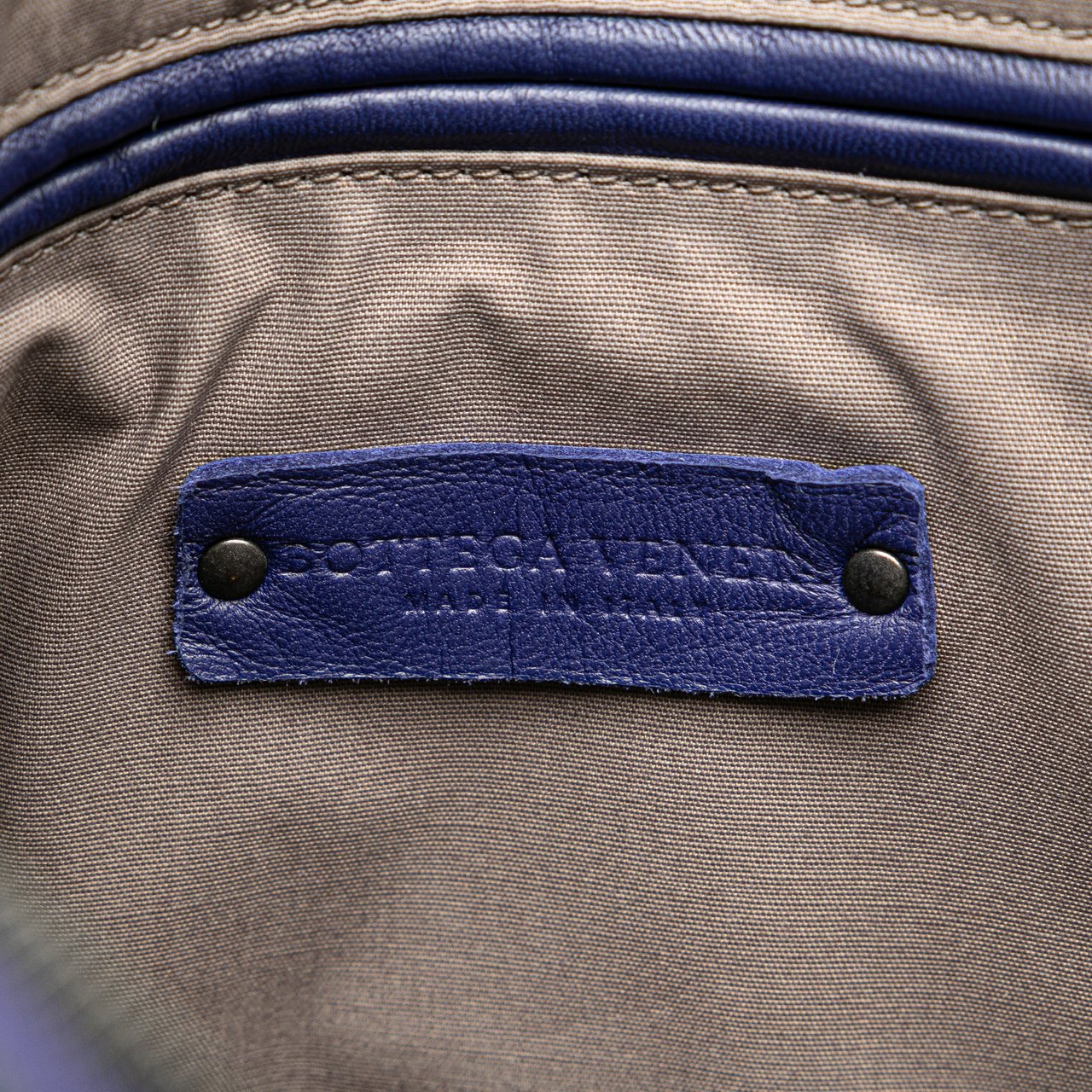 Bottega Veneta Intrecciato Trimmed Leather Crossbody Zwart