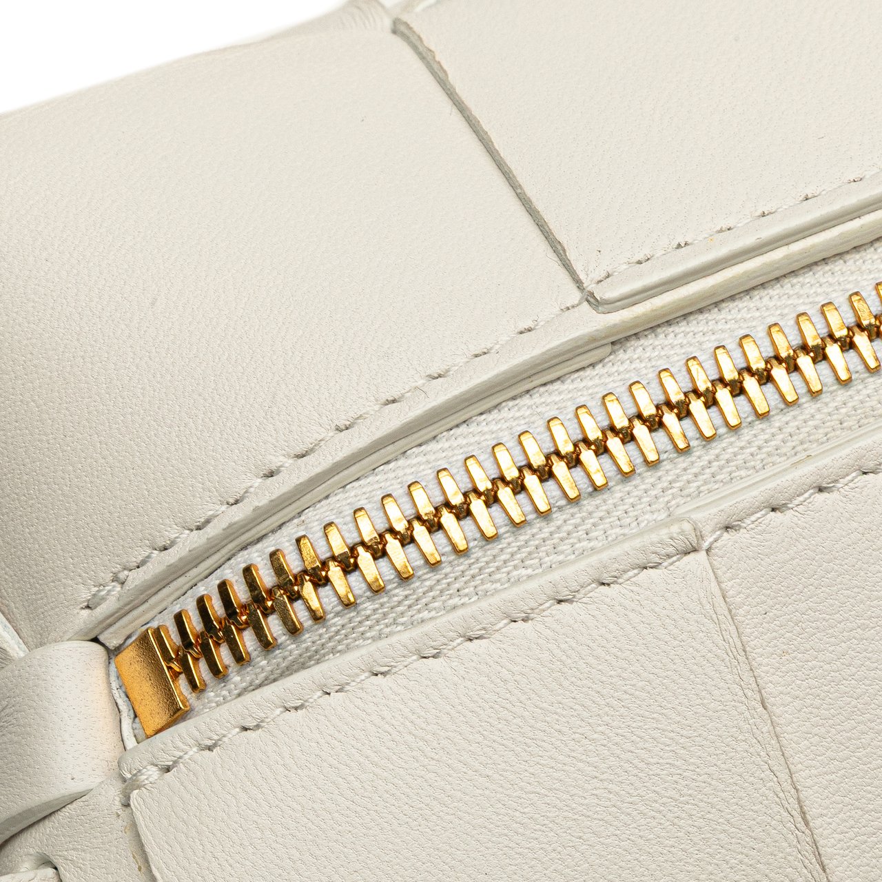 Bottega Veneta Small Lambskin Intrecciato Brick Cassette Wit