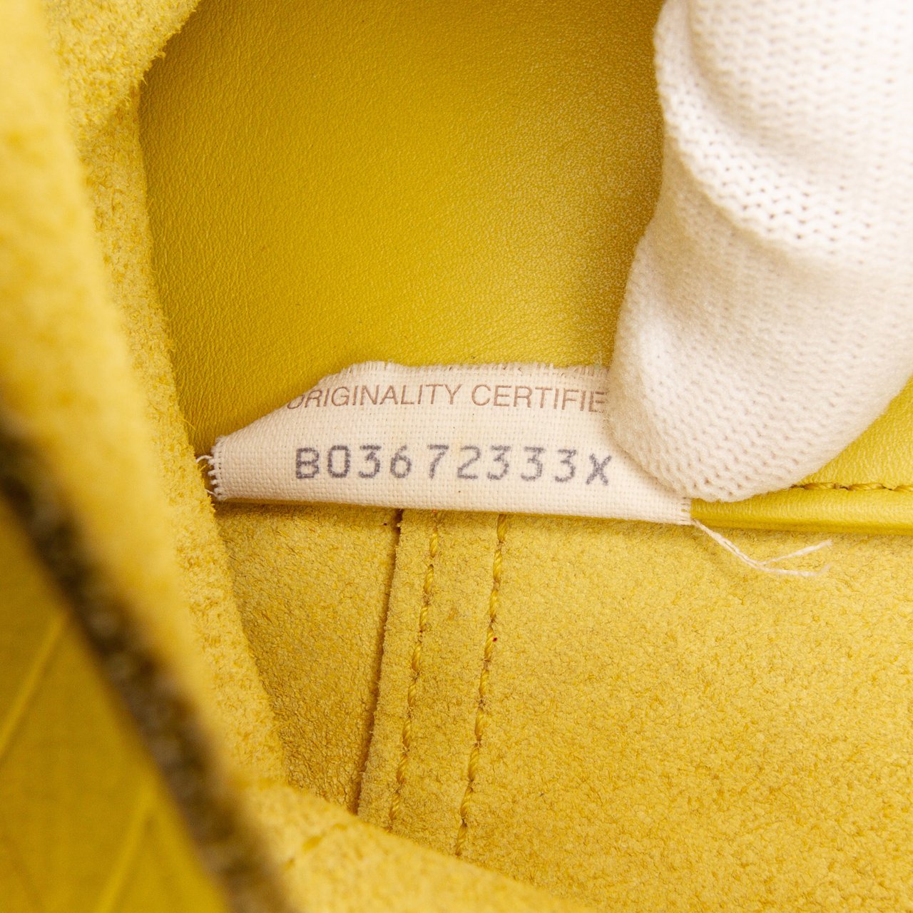 Bottega Veneta Leather Intrecciomirage Tote Geel