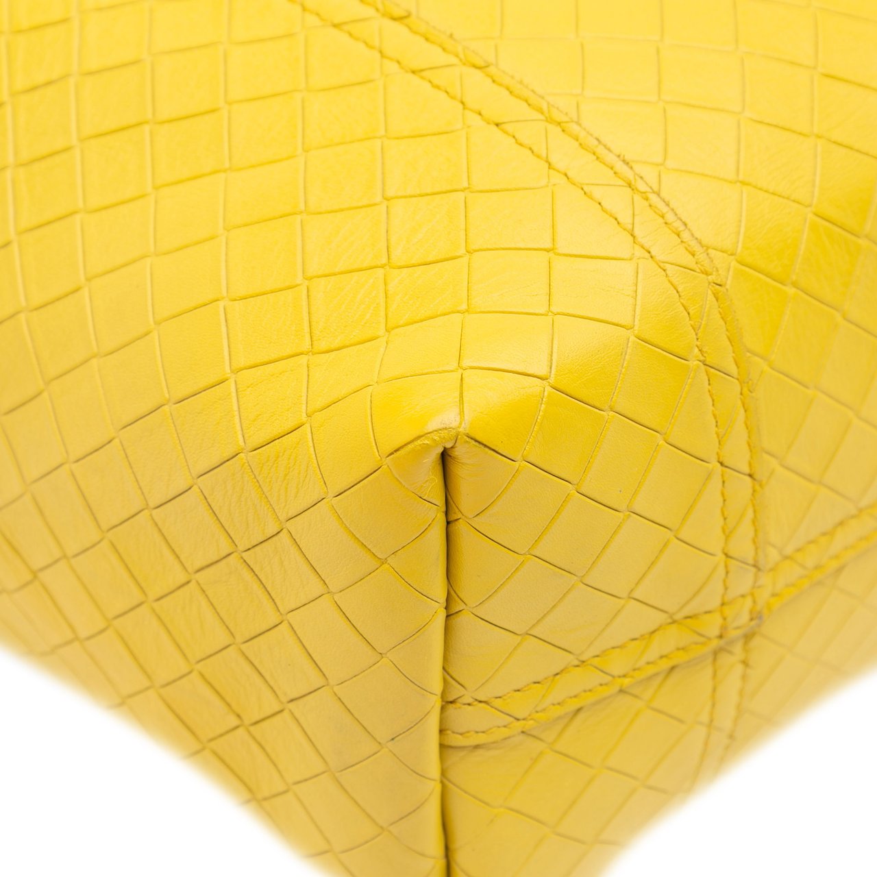 Bottega Veneta Leather Intrecciomirage Tote Geel