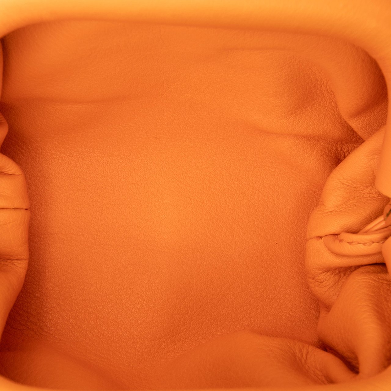 Bottega Veneta Butter Calfskin Coin Purse Crossbody Oranje