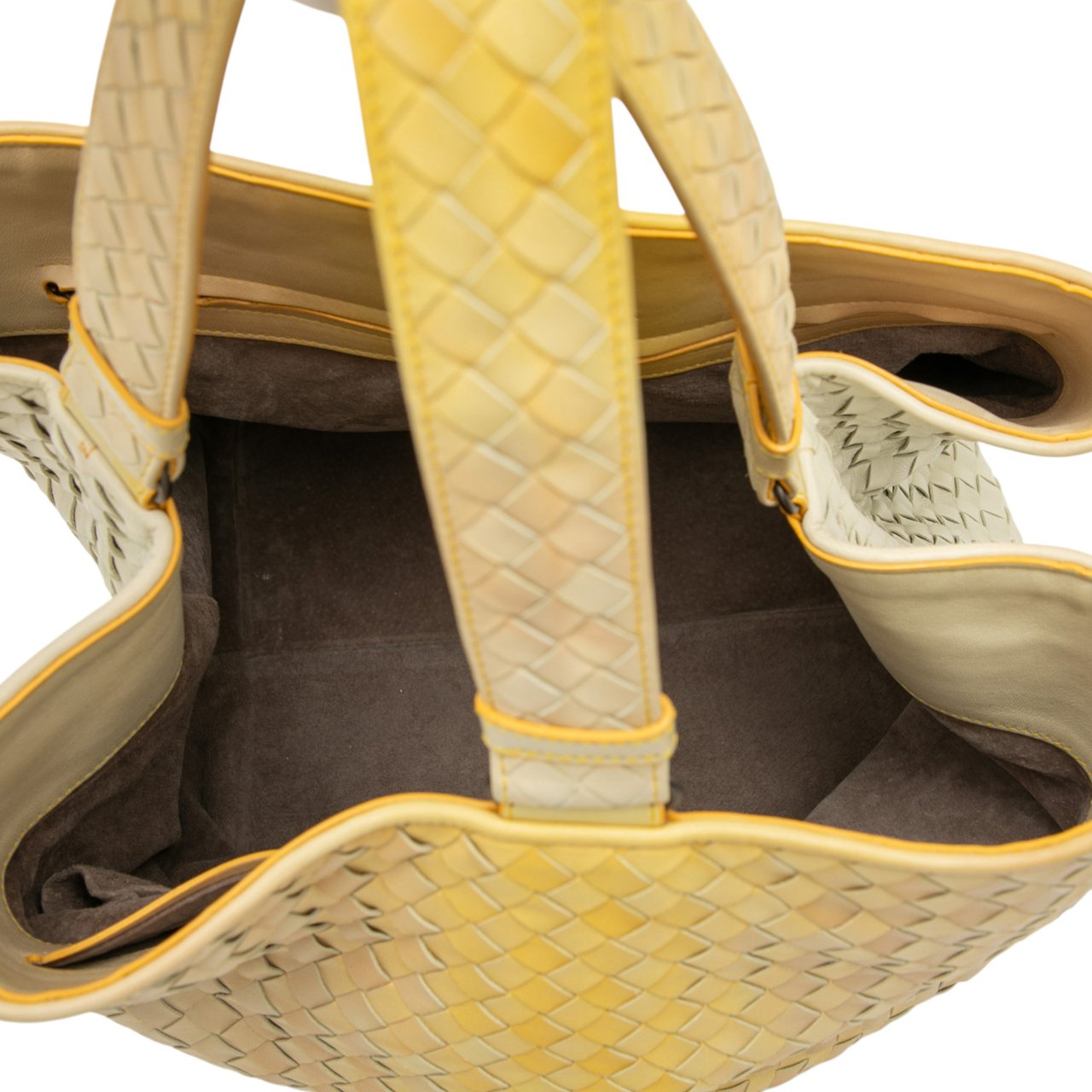 Bottega Veneta Nappa Intrecciato Nuance Bucket Bag Geel