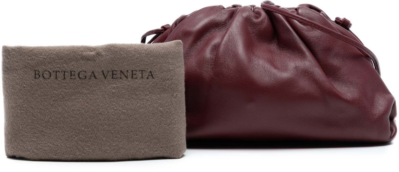 Bottega Veneta Lambskin The Mini Pouch Crossbody Rood