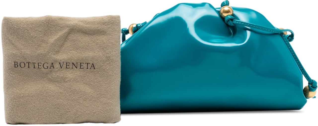 Bottega Veneta Patent Beaded Strap The Mini Pouch Crossbody Blauw