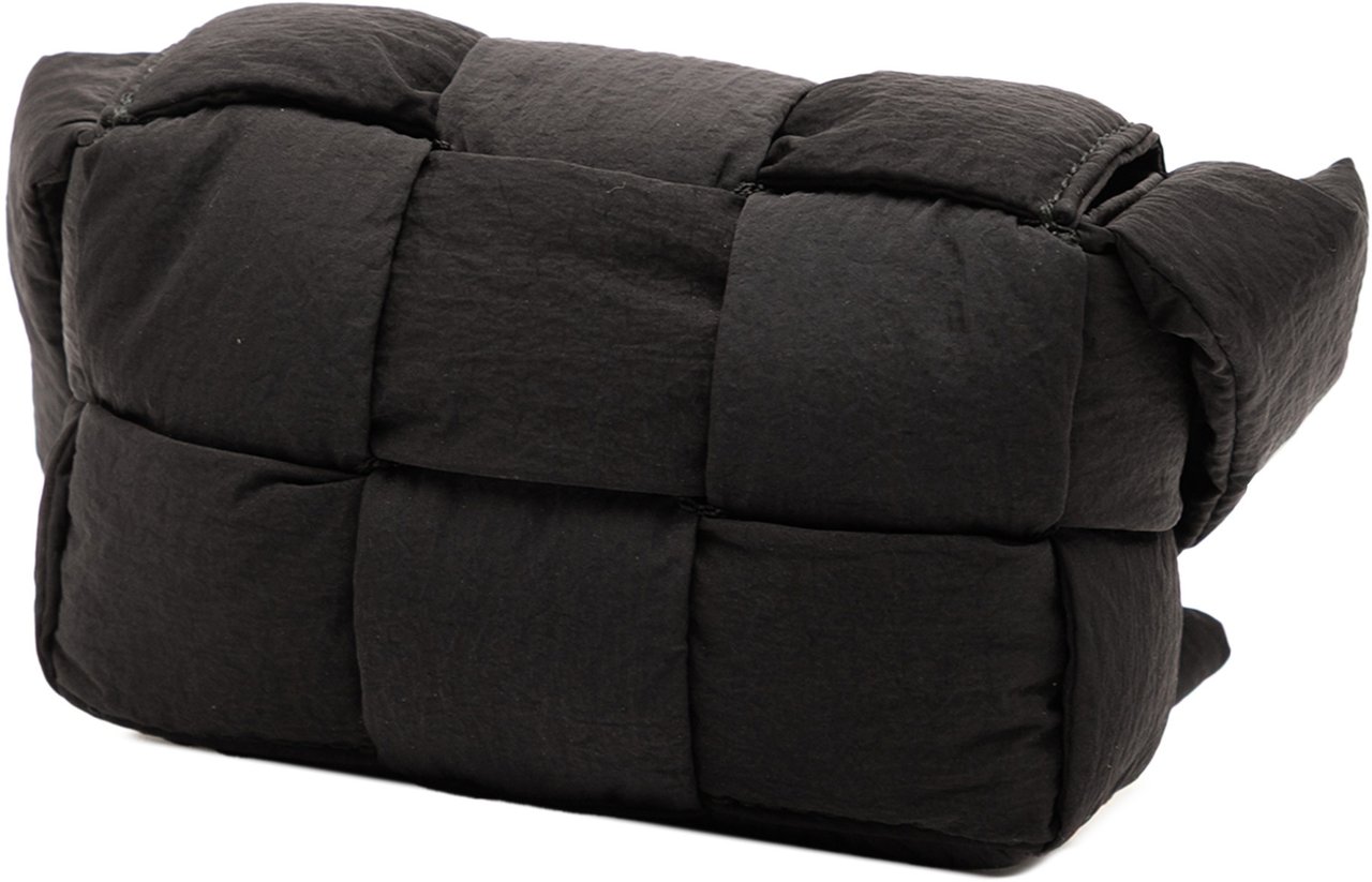 Bottega Veneta Candy Nylon Intrecciato Padded Tech Cassette Crossbody Zwart