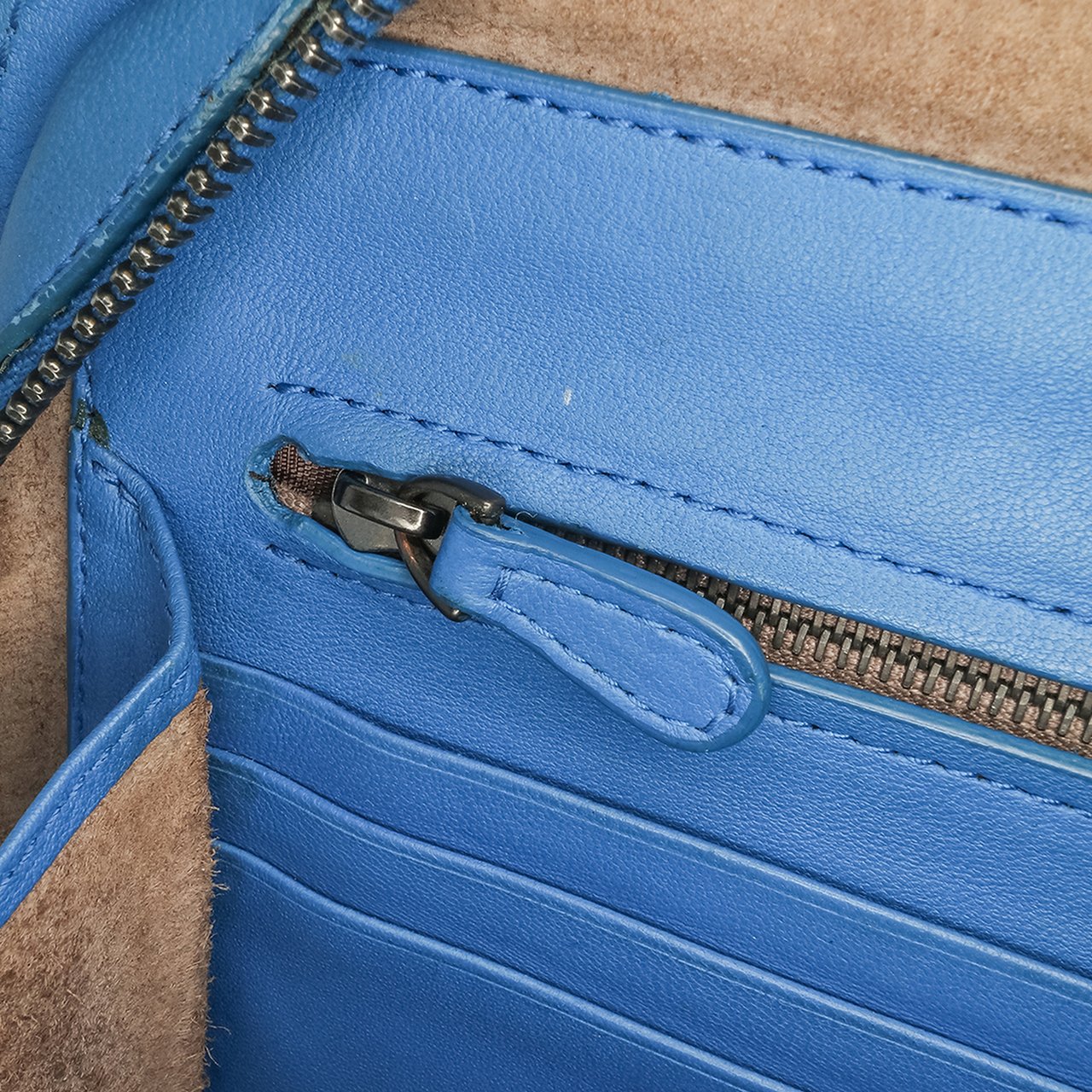 Bottega Veneta Nappa Intrecciato Zip Around Wallet On Chain Blauw