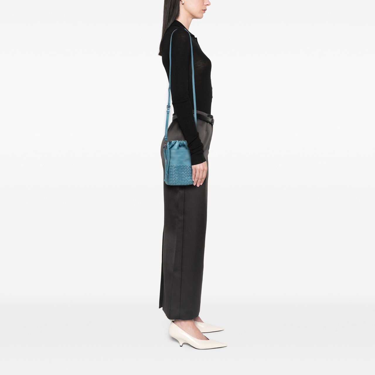 Bottega Veneta Nappa Intrecciato Bucket Blauw
