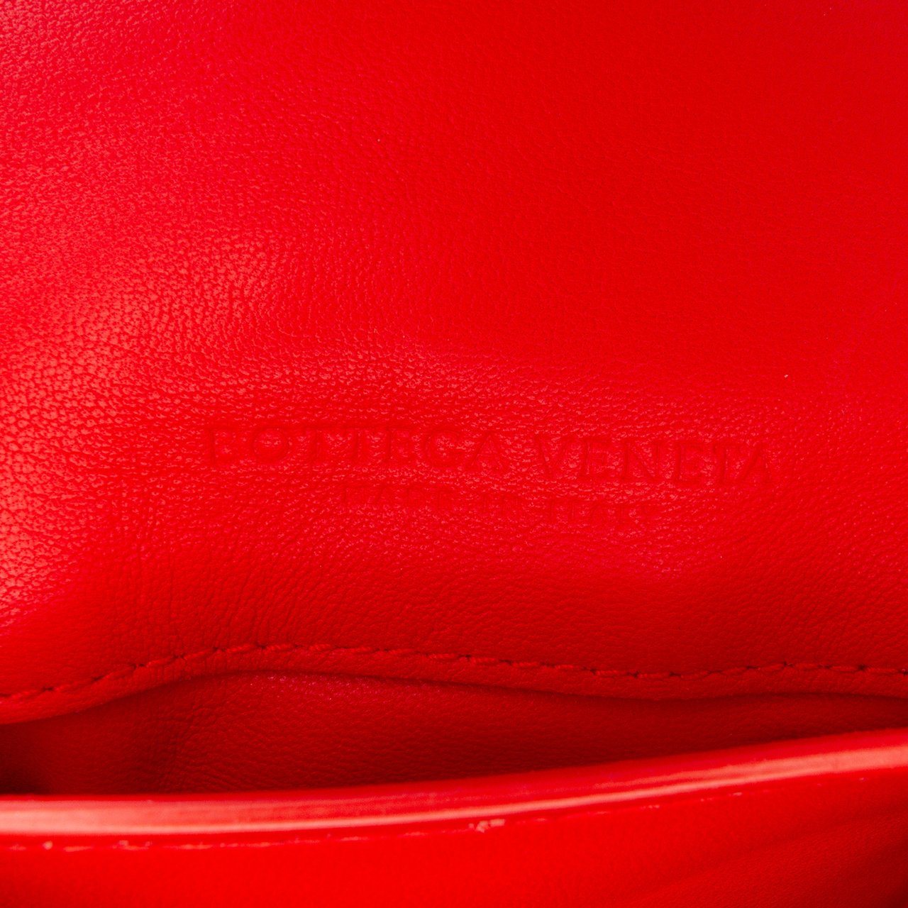 Bottega Veneta Mini Leather Piazza Top Handle Satchel Rood