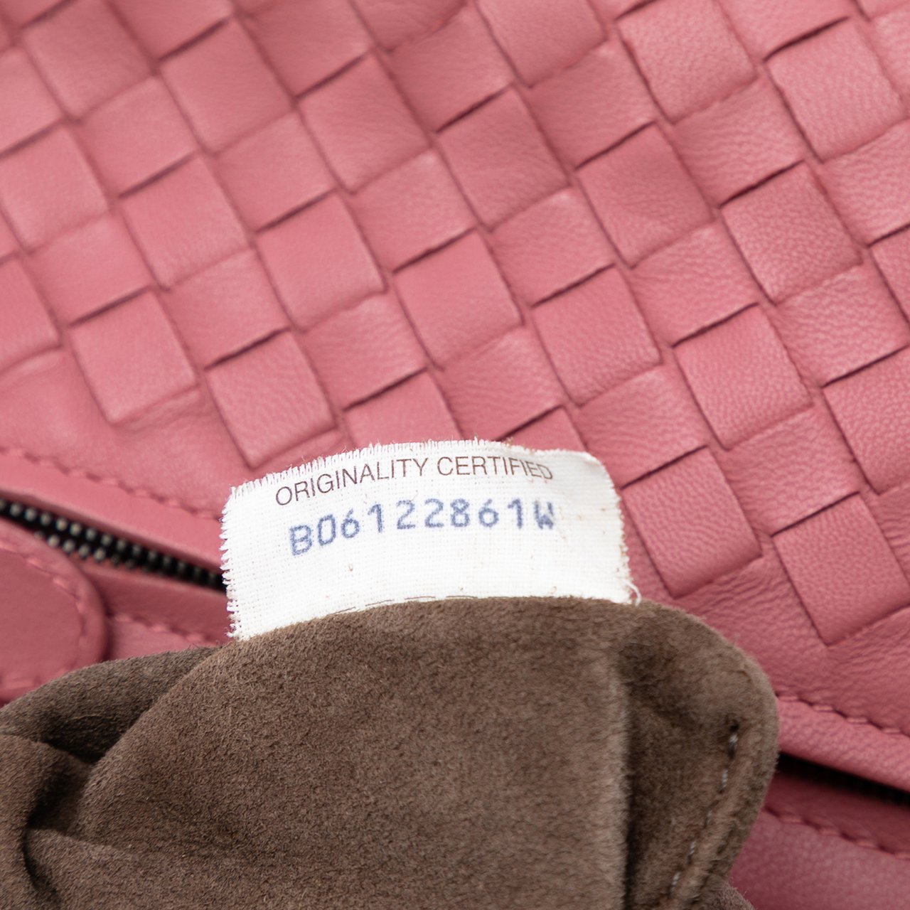 Bottega Veneta Mini Nappa Intrecciato Expandable Chain Crossbody Roze