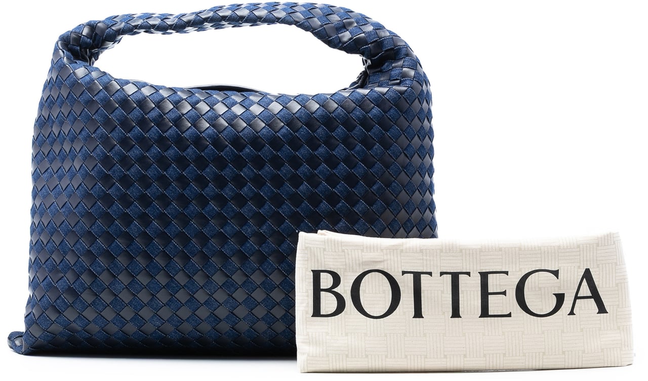 Bottega Veneta Large Calfskin and Denim Intrecciato Hop Hobo Blauw