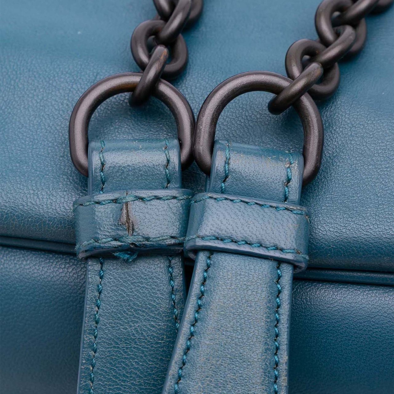 Bottega Veneta Intrecciato Trimmed Nappa Flap Crossbody Blauw