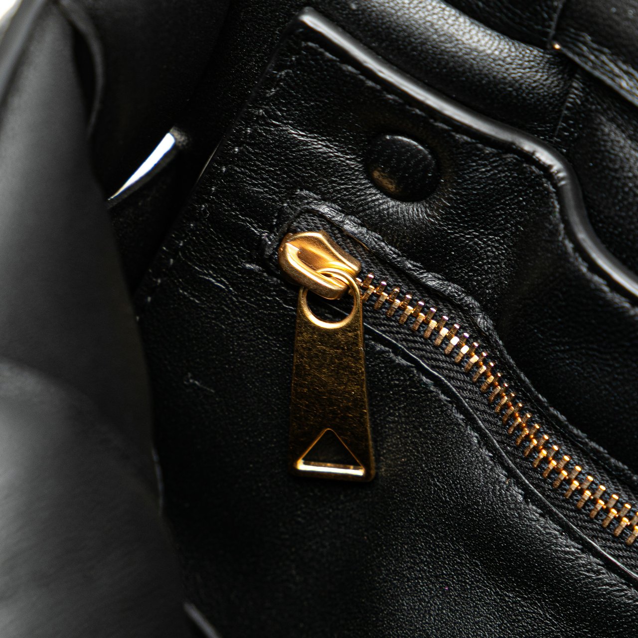 Bottega Veneta Nappa Intrecciato Padded Chain Cassette Satchel Zwart