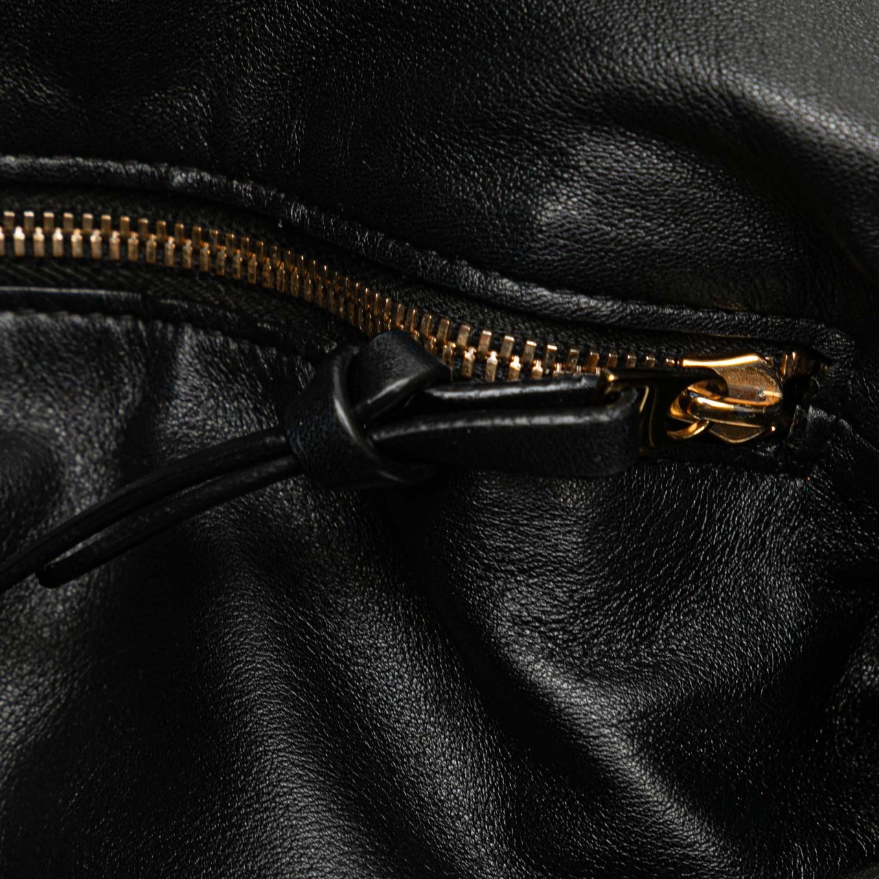 Bottega Veneta Mini Calfskin Double Knot Bag Zwart