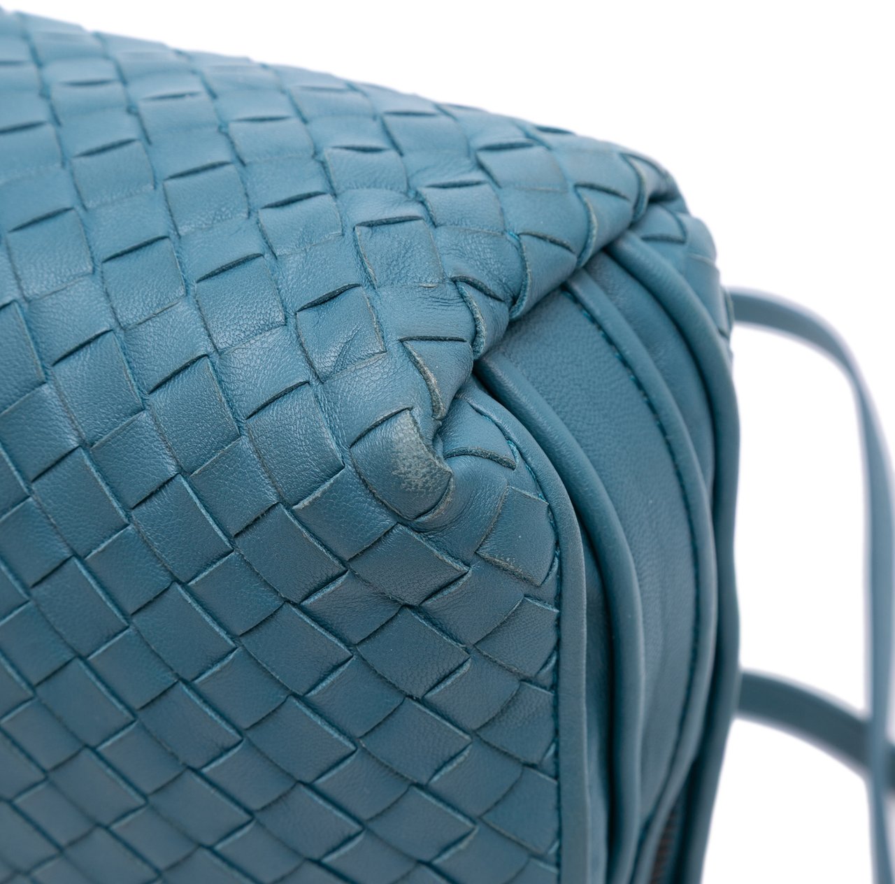 Bottega Veneta Nappa Intrecciato Nodini Double Zip Crossbody Blauw