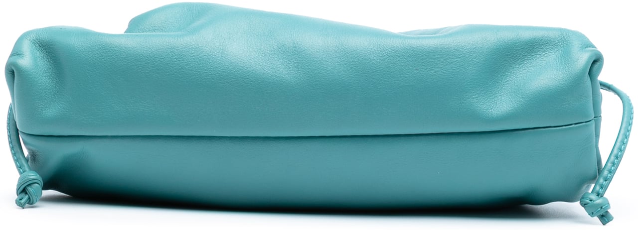 Bottega Veneta Lambskin The Mini Pouch Crossbody Blauw