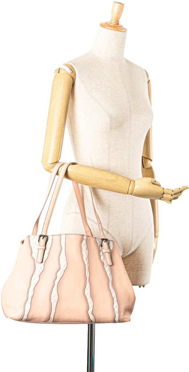 Bottega Veneta Medium Nappa Intrecciato Glimmer Tote Roze
