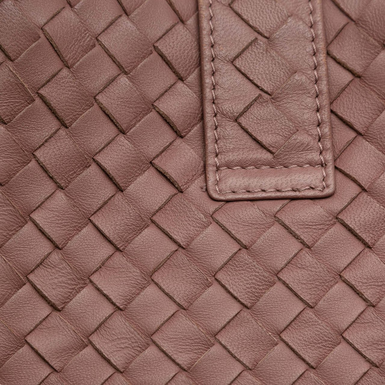 Bottega Veneta Large Nappa Intrecciato Capri Tote Roze