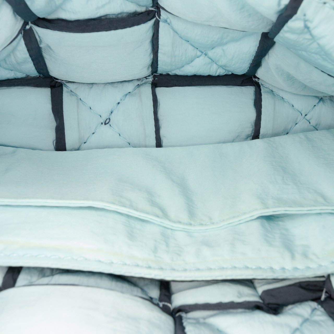 Bottega Veneta Mini Nylon Intrecciato Padded Tech Cassette Crossbody Blauw