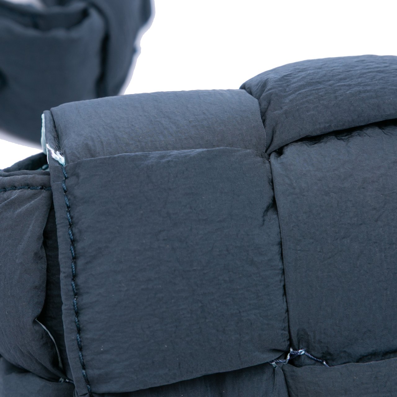 Bottega Veneta Mini Nylon Intrecciato Padded Tech Cassette Crossbody Blauw