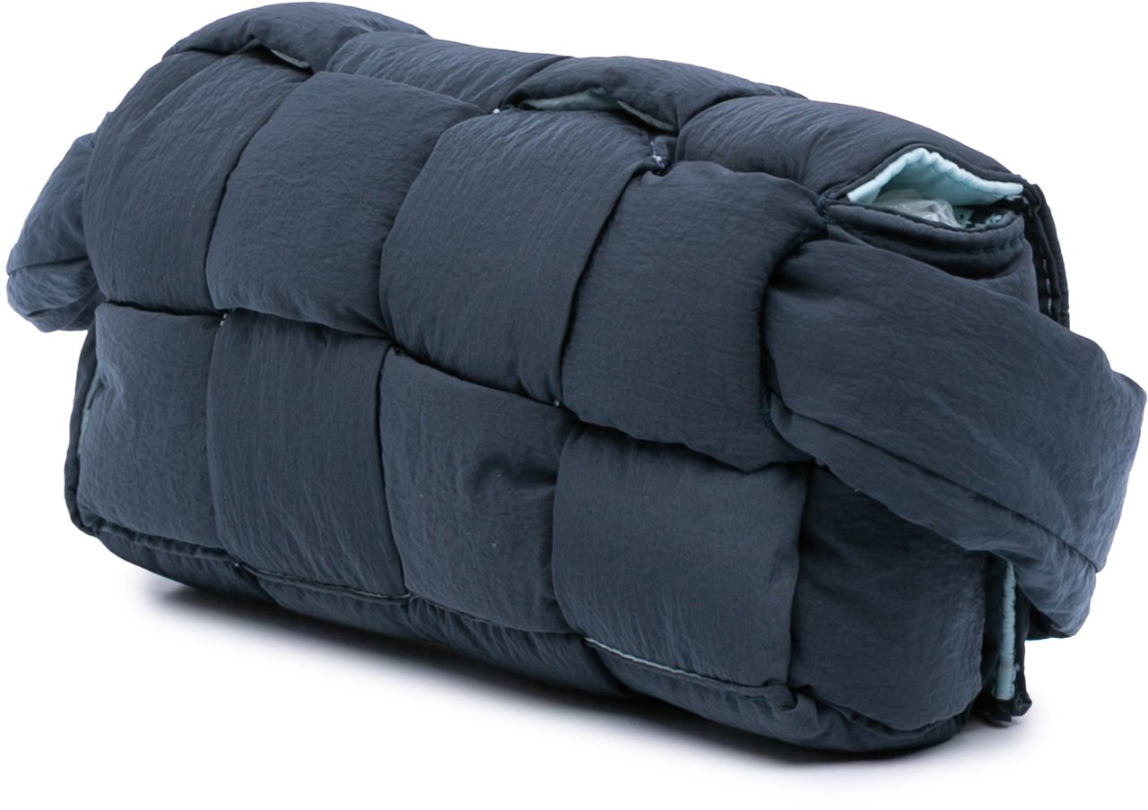 Bottega Veneta Mini Nylon Intrecciato Padded Tech Cassette Crossbody Blauw