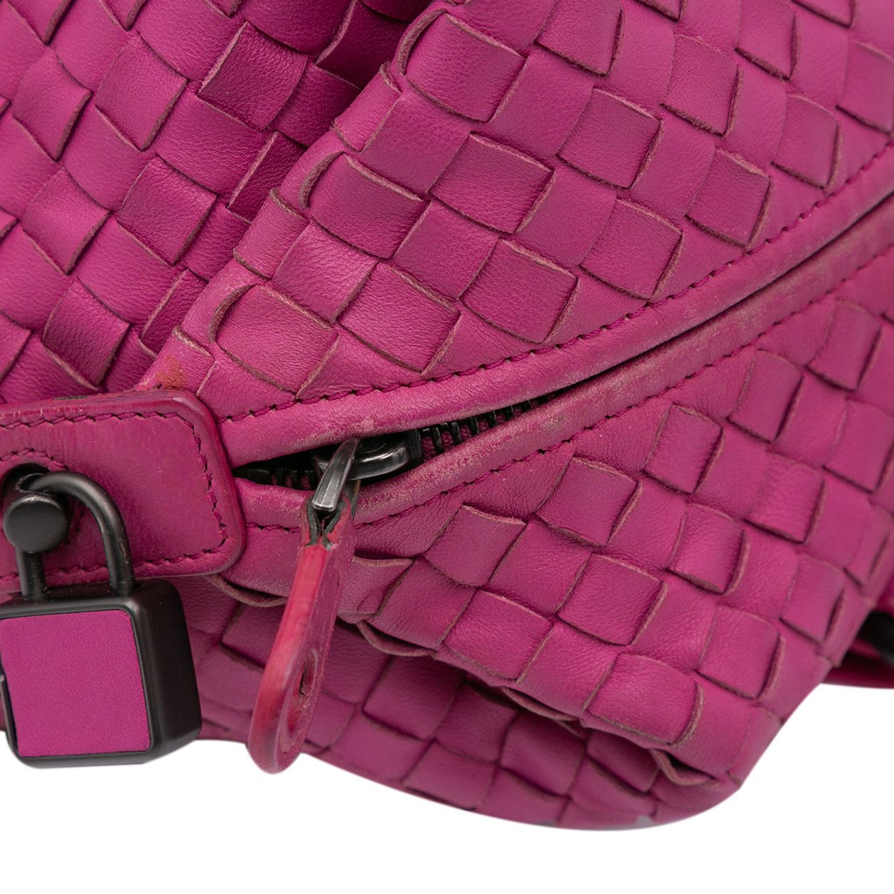 Bottega Veneta Nappa Intrecciato Montaigne Shoulder Bag Roze