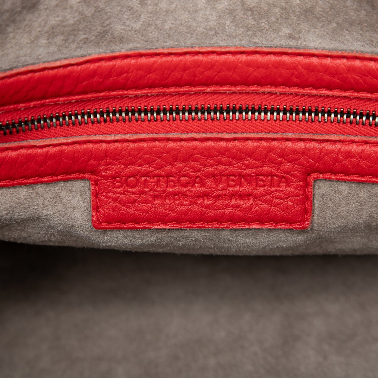 Bottega Veneta Intrecciato Trimmed Cervo Disk Handbag Rood