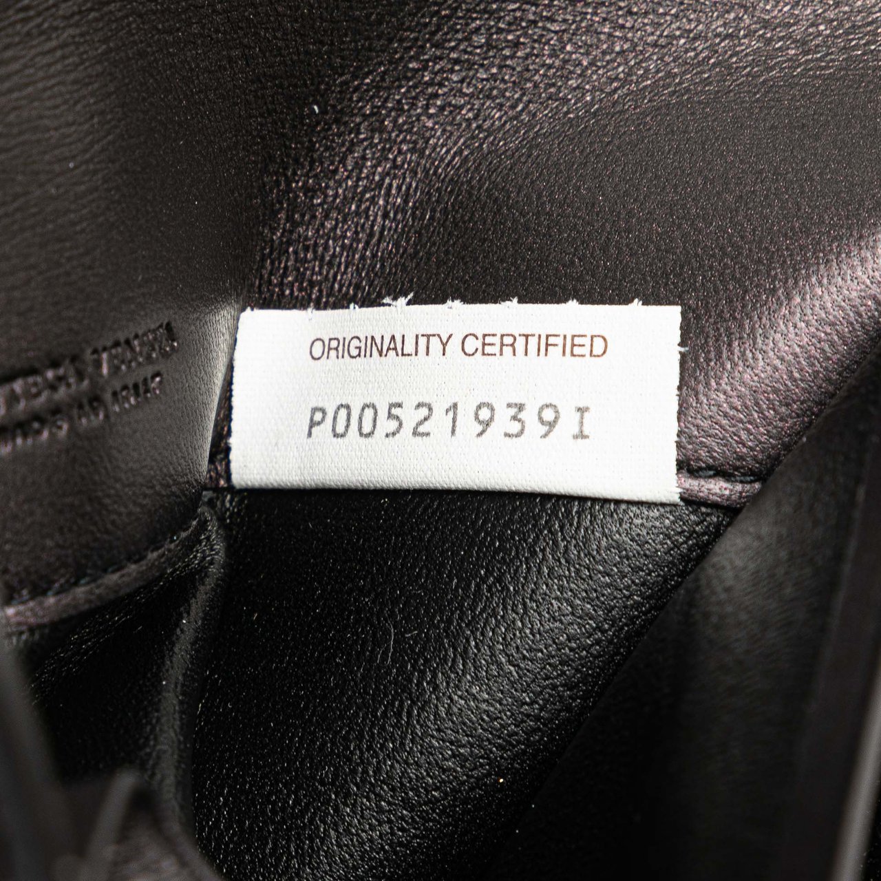 Bottega Veneta Nappa Intrecciato Grommet Scalloped Edge Long Wallet Zwart