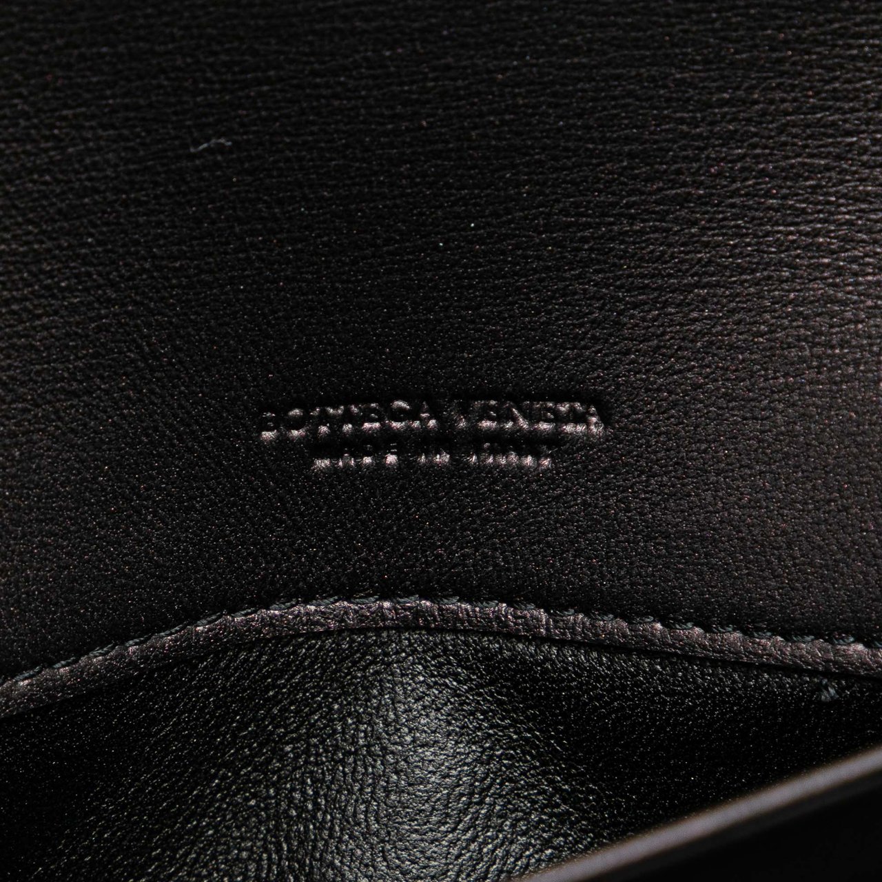 Bottega Veneta Nappa Intrecciato Grommet Scalloped Edge Long Wallet Zwart