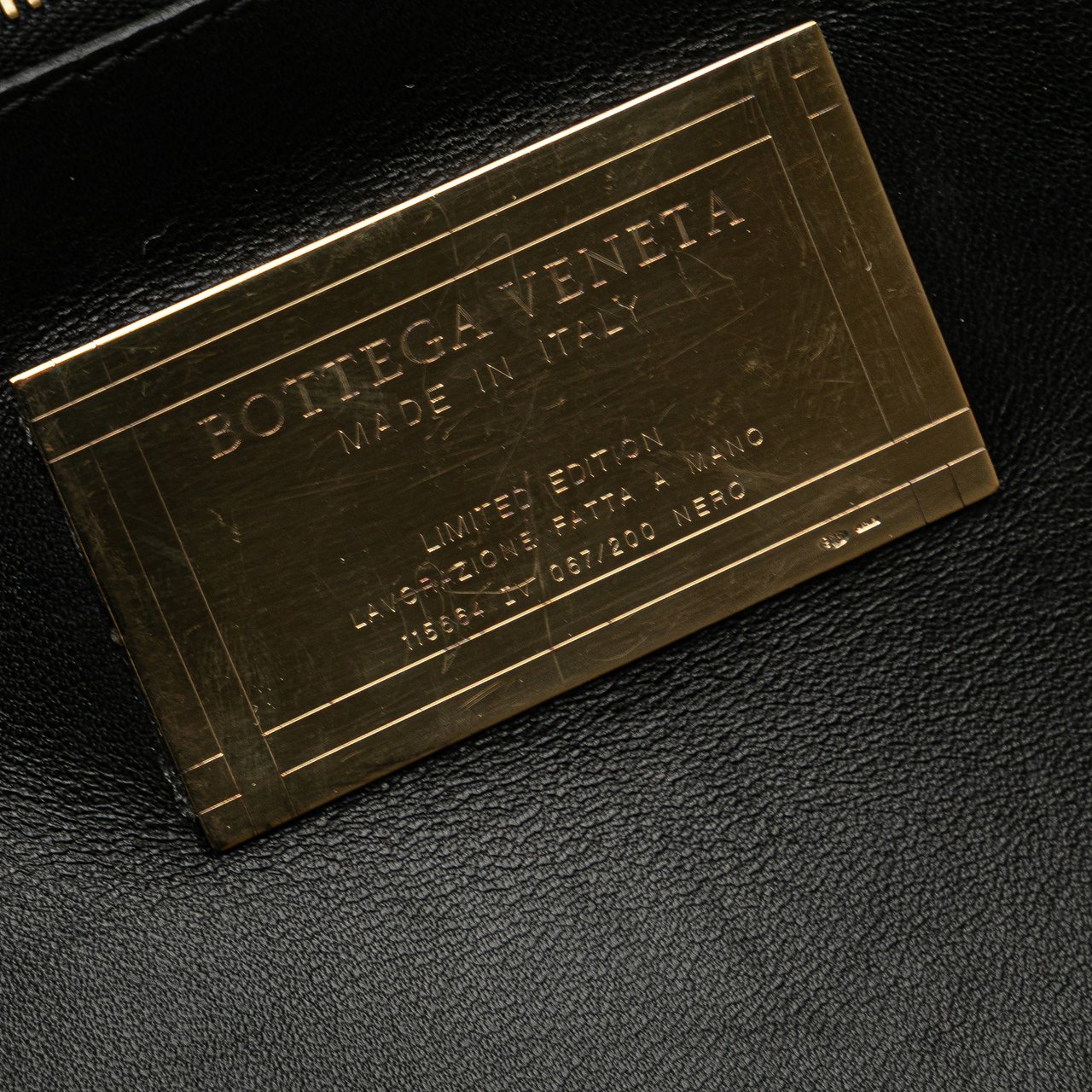 Bottega Veneta Medium Lambskin Intreccio Cabat Tote Zwart