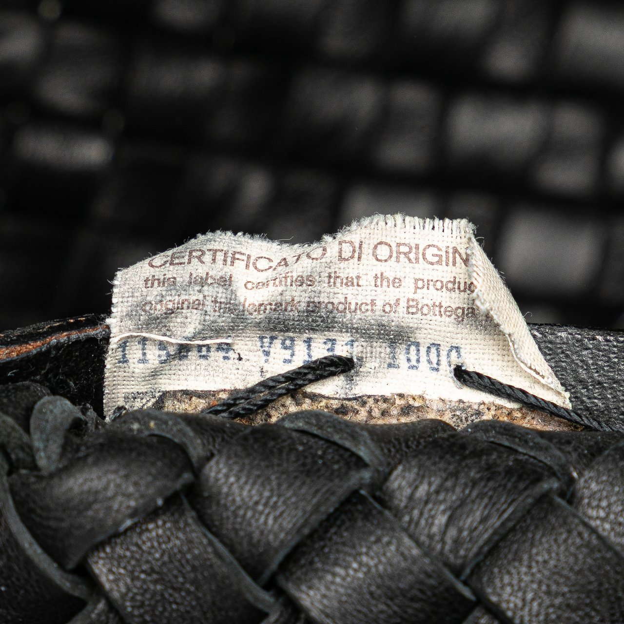 Bottega Veneta Medium Lambskin Intreccio Cabat Tote Zwart