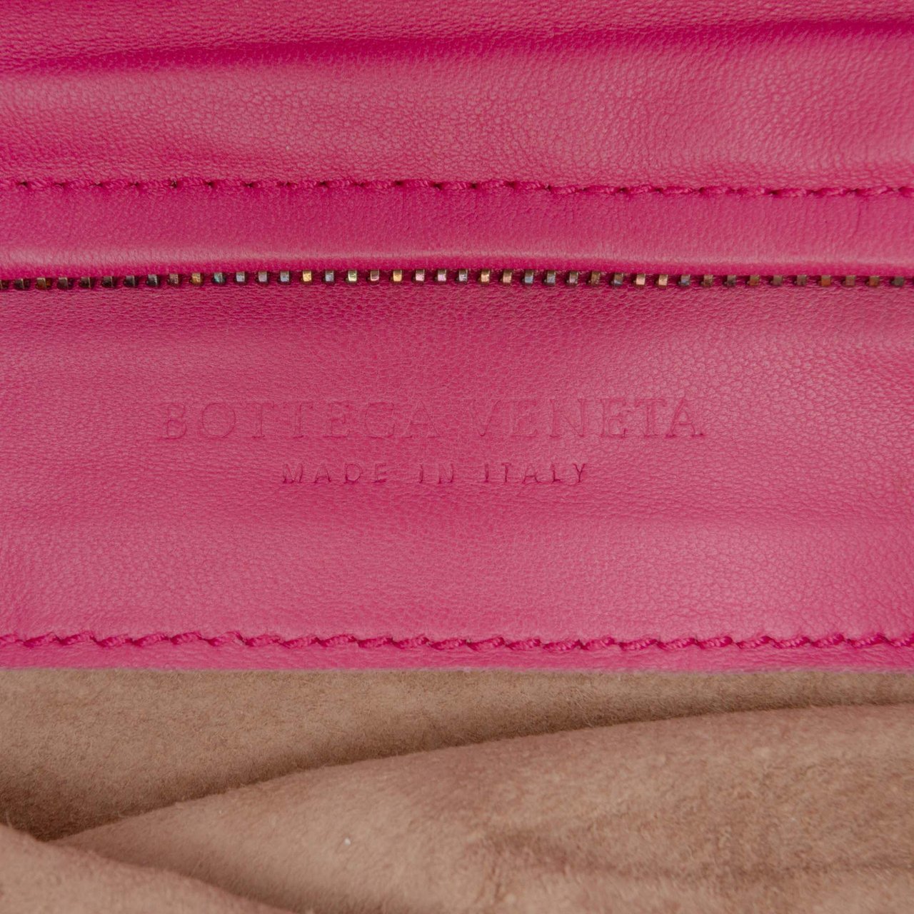 Bottega Veneta Nappa Intrecciato Turn Lock Clutch Roze