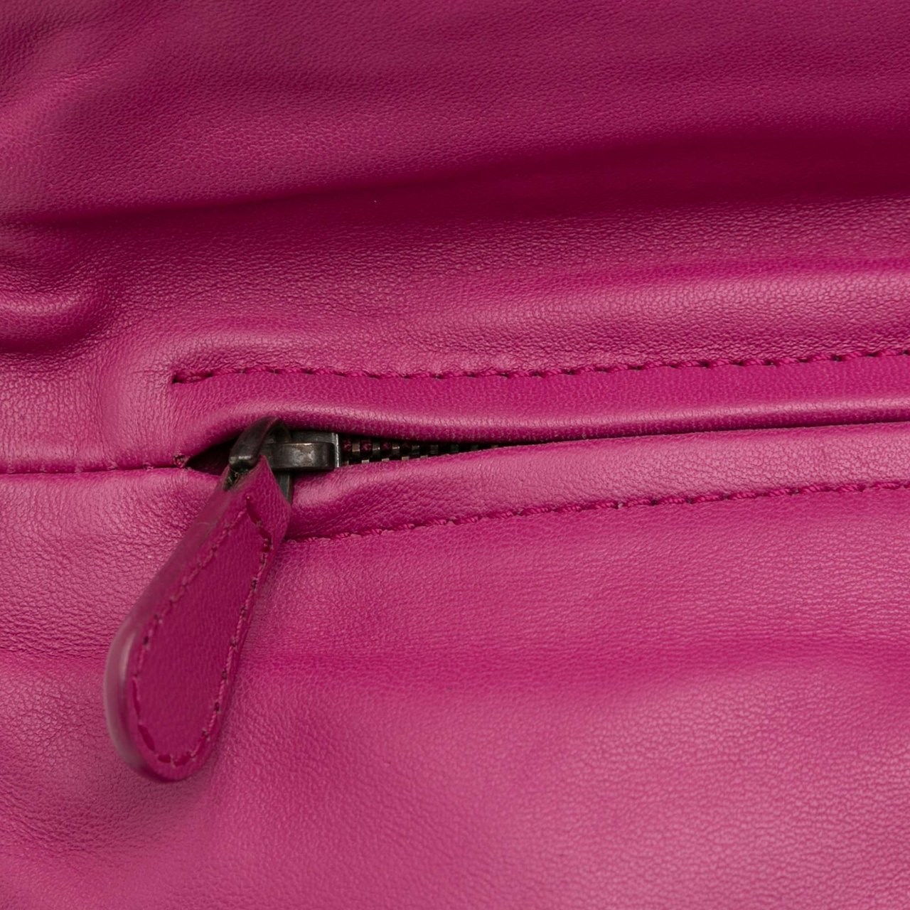 Bottega Veneta Nappa Intrecciato Turn Lock Clutch Roze