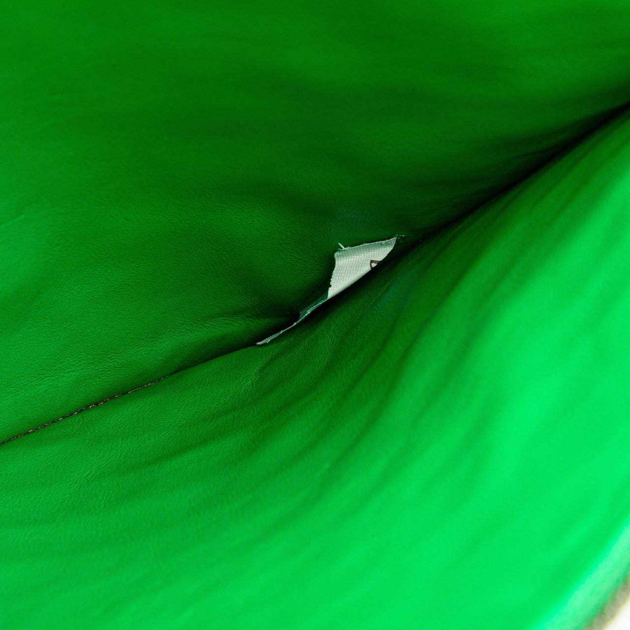 Bottega Veneta Intrecciato Leather Clutch Groen