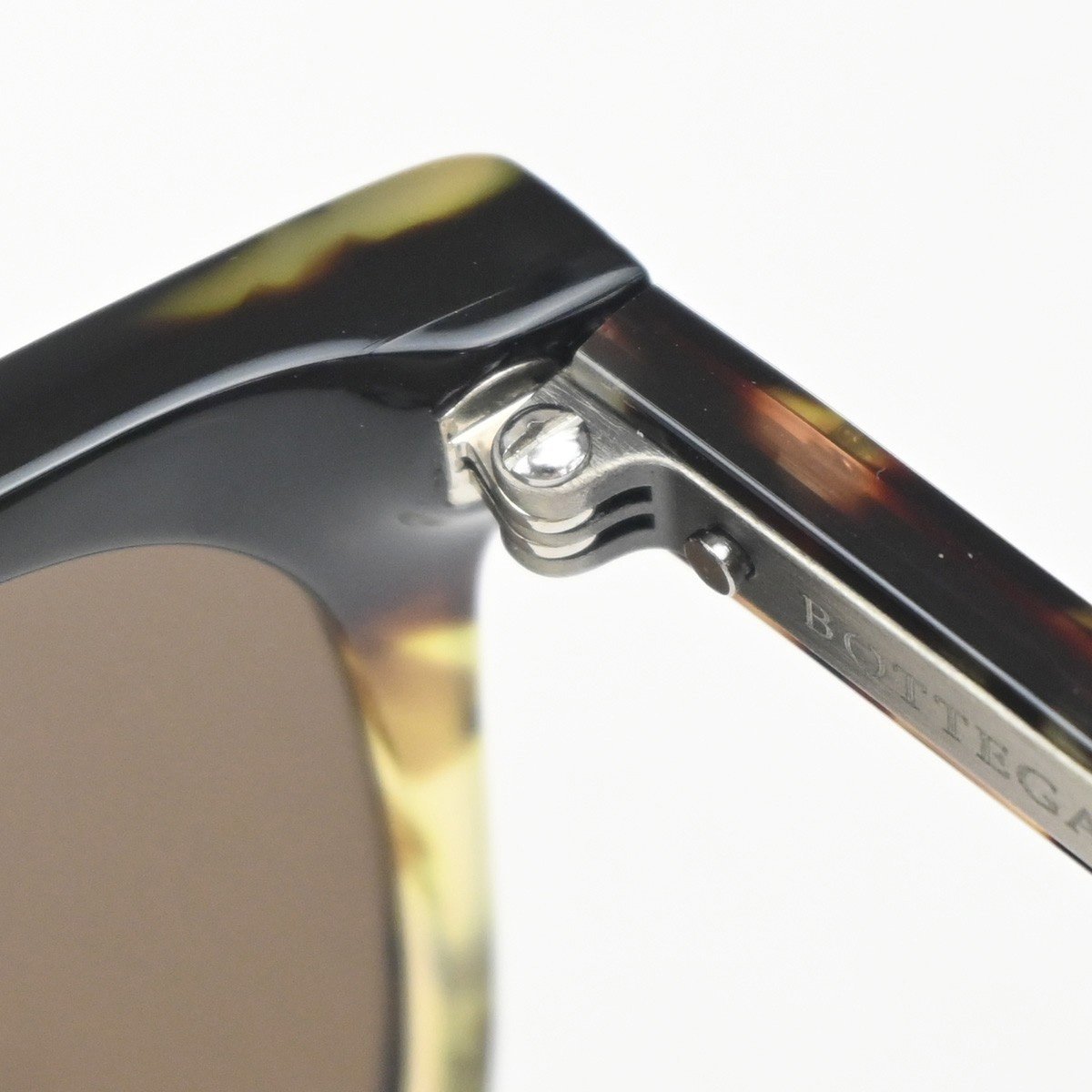 Bottega Veneta Bottega Veneta Intrecciato Sunglasses Plastic Bruin