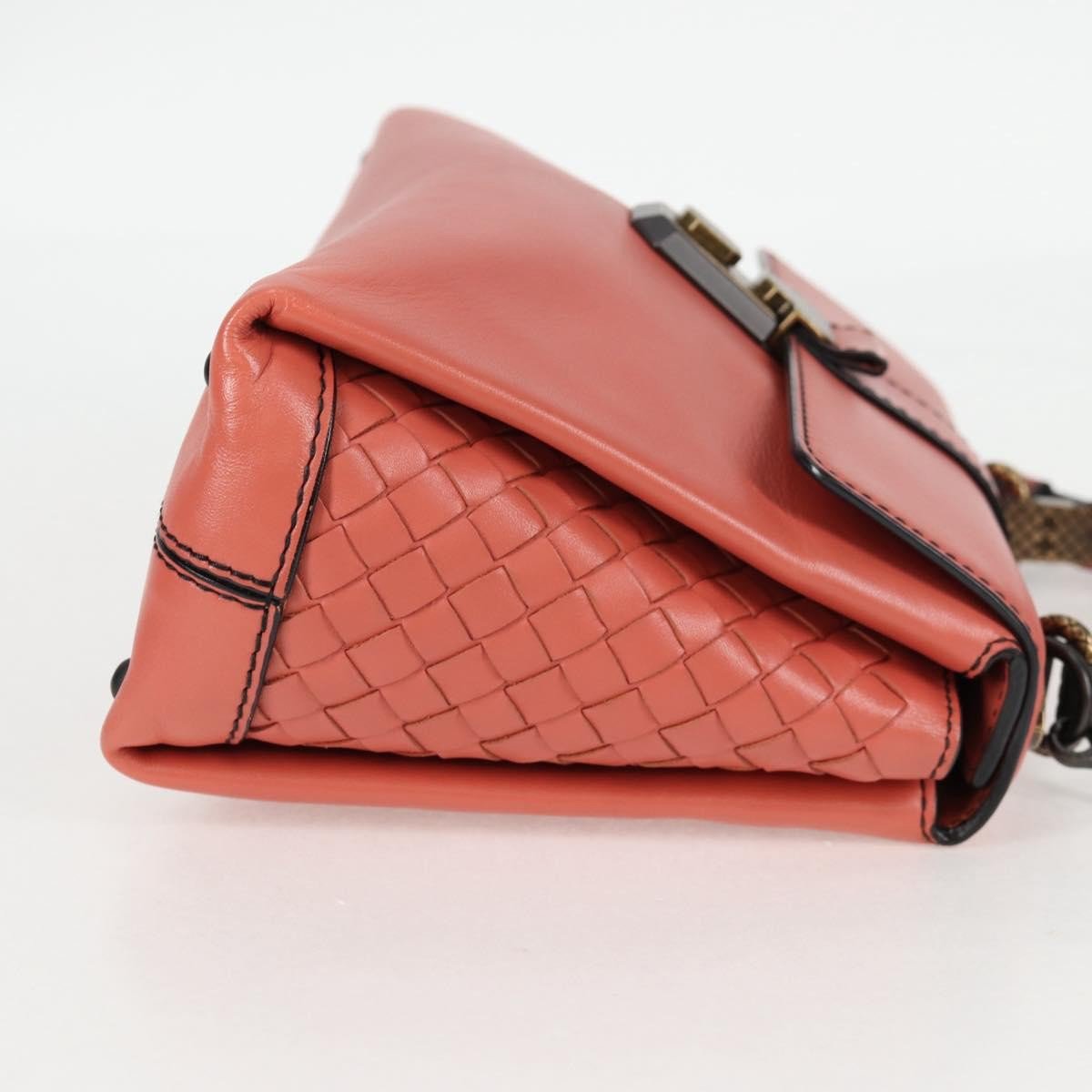 Bottega Veneta Bottega Veneta Piazza Top Handle Bag Leather with Intrecciato Detail Small Roze