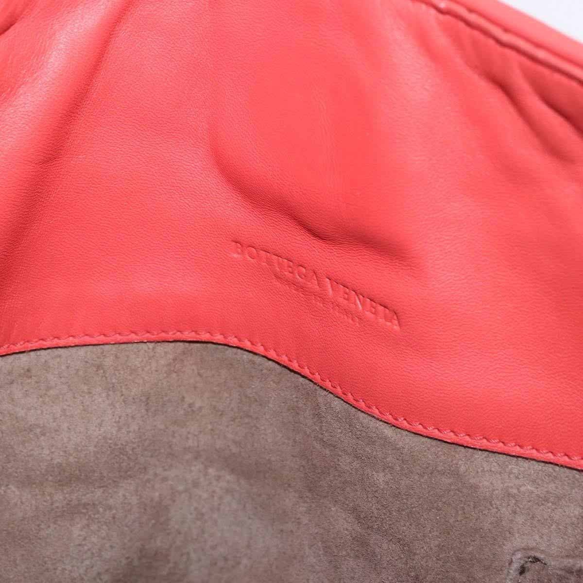Bottega Veneta Parachute Intrecciato Nappa Medium Rood