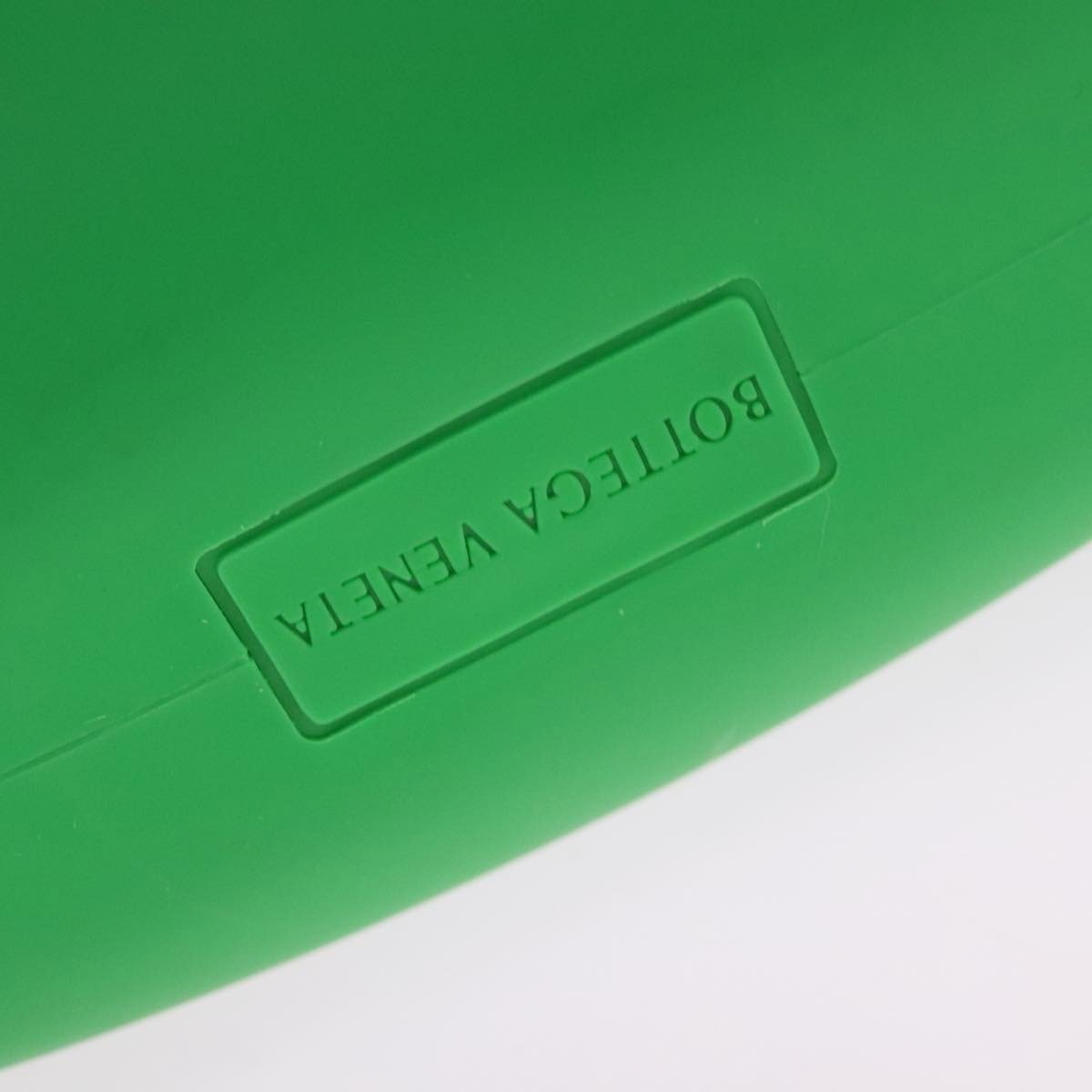 Bottega Veneta Bottega Veneta Punch Shoulder Bag Rubber with Nylon Small Groen